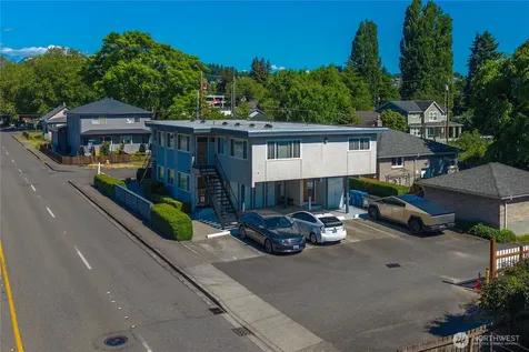 809 N 6th Street Renton WA 98057