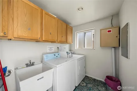 809 N 6th Street Renton WA 98057