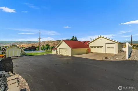 800 Autumn Crest Drive Wenatchee WA 98801