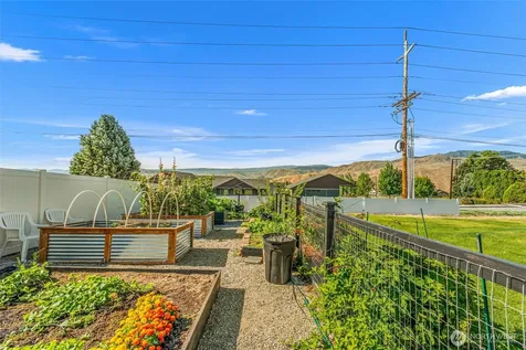 800 Autumn Crest Drive Wenatchee WA 98801