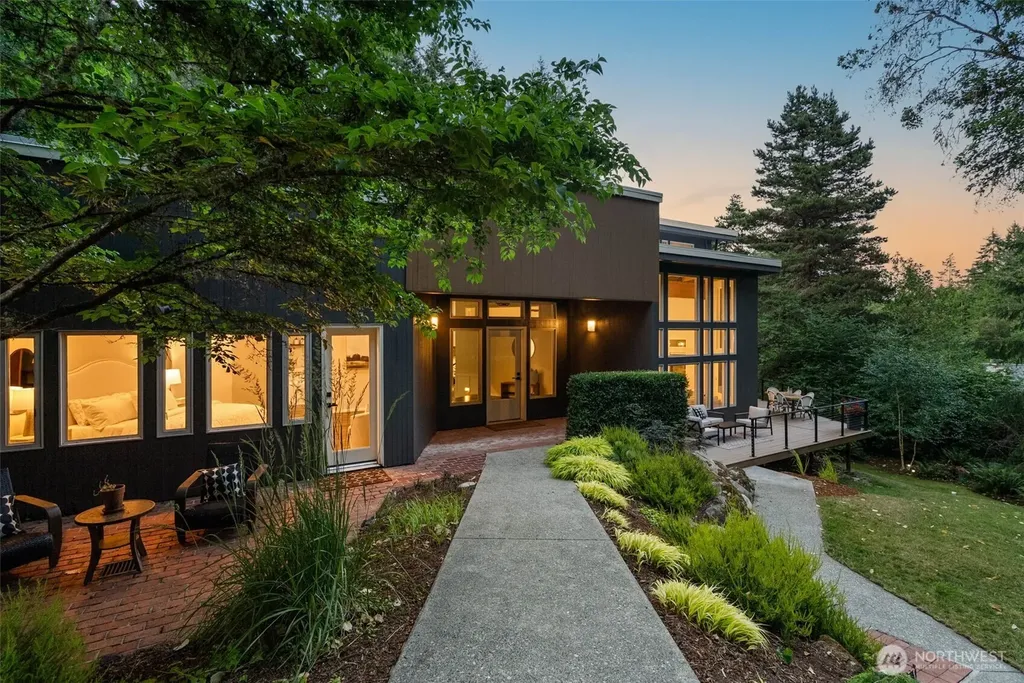 4456 Pinto Court NE Bainbridge Island WA 98110