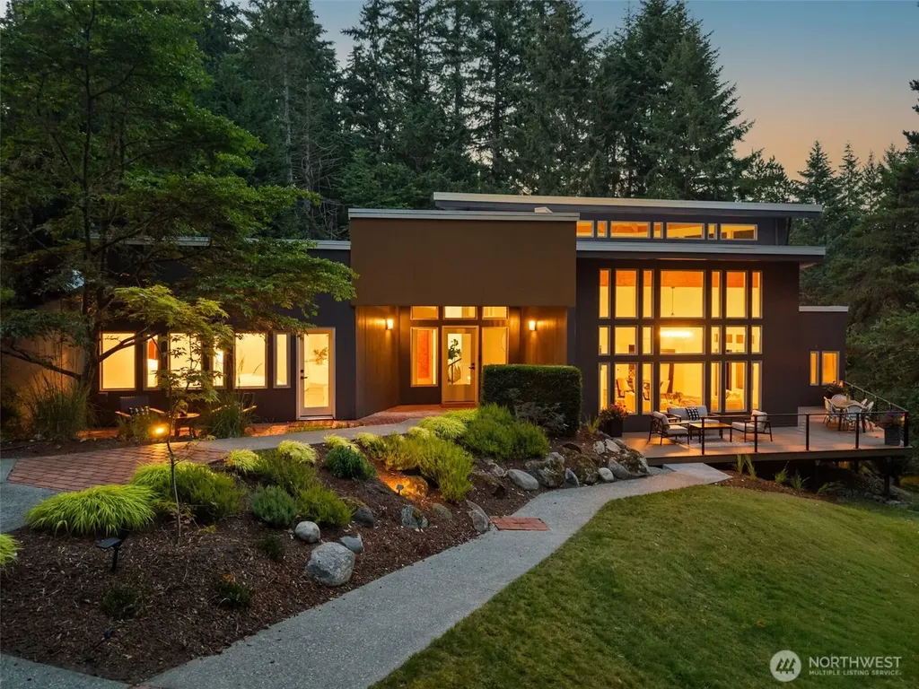 4456 Pinto Court NE Bainbridge Island WA 98110
