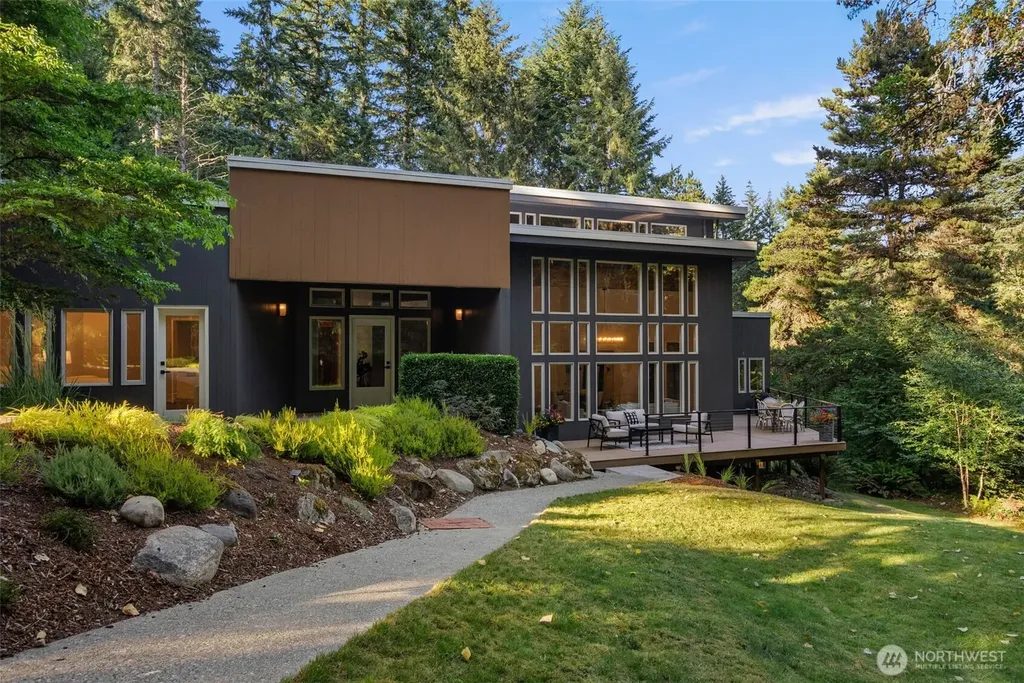 4456 Pinto Court NE Bainbridge Island WA 98110