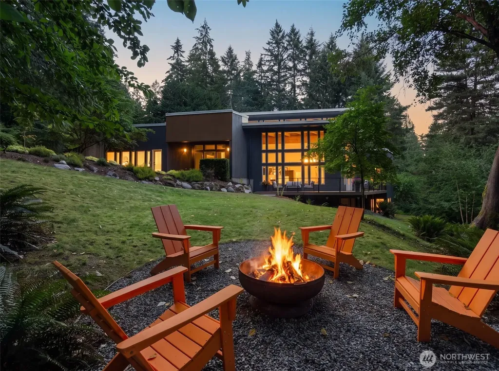 4456 Pinto Court NE Bainbridge Island WA 98110
