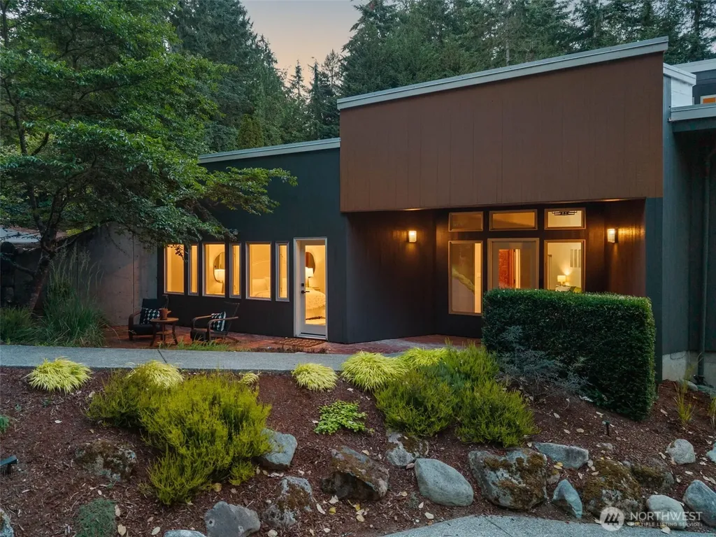 4456 Pinto Court NE Bainbridge Island WA 98110