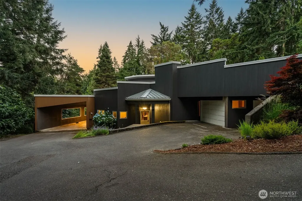 4456 Pinto Court NE Bainbridge Island WA 98110