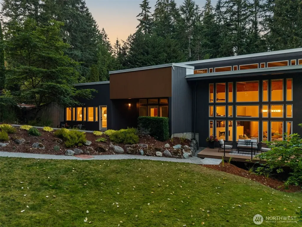 4456 Pinto Court NE Bainbridge Island WA 98110