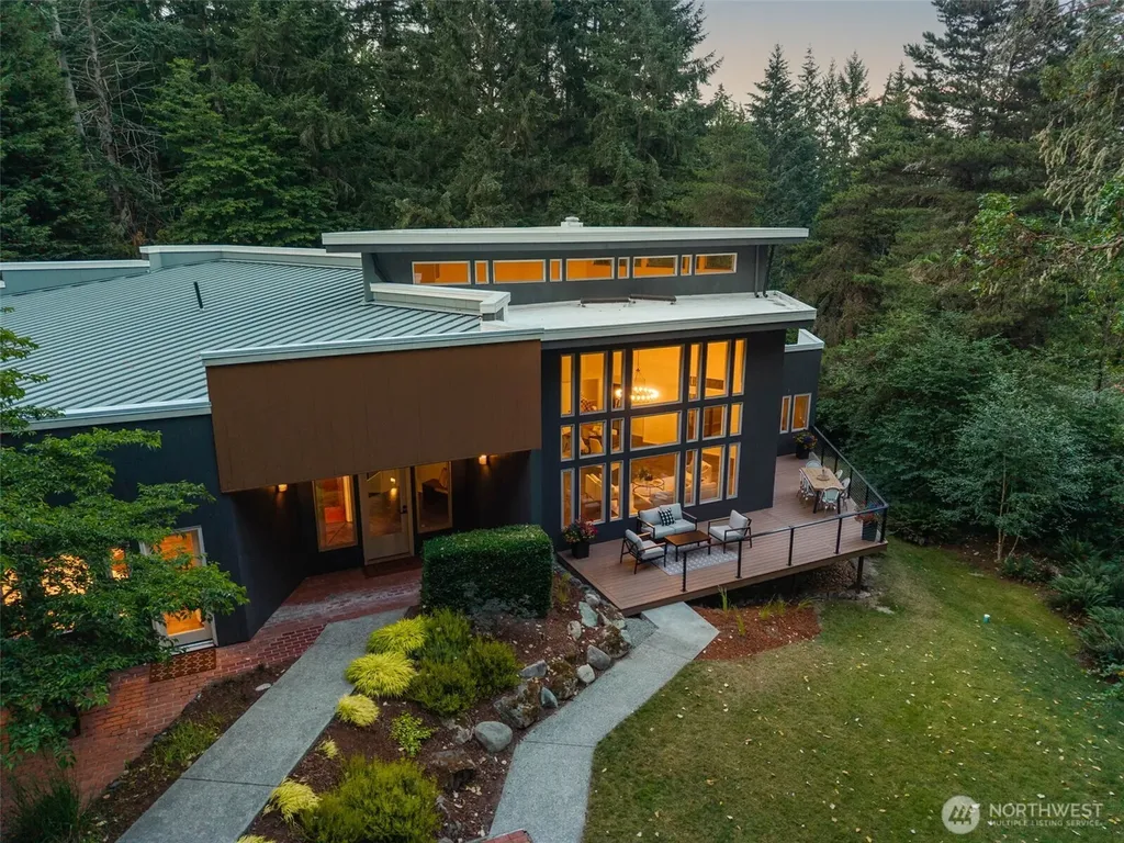 4456 Pinto Court NE Bainbridge Island WA 98110