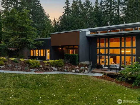 4456 Pinto Court NE Bainbridge Island WA 98110