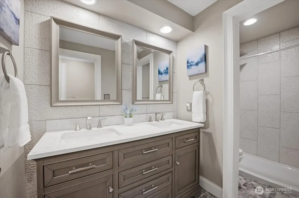 1024 Crestwood Lane Fircrest WA 98466