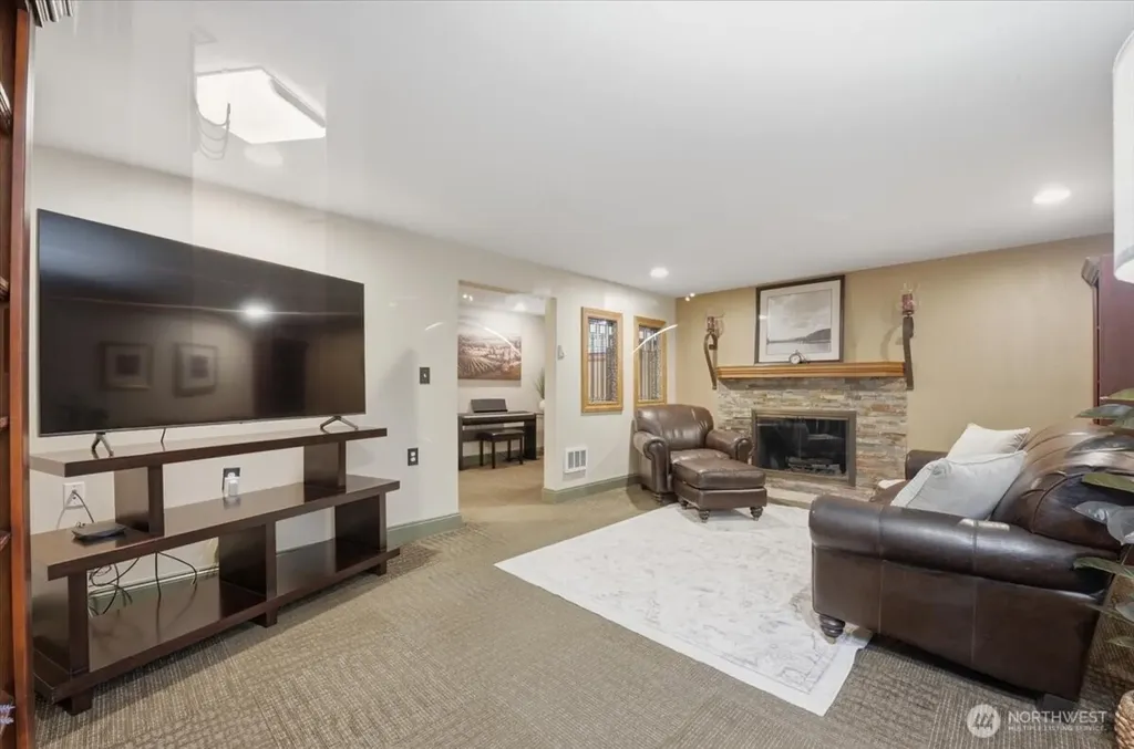 1024 Crestwood Lane Fircrest WA 98466