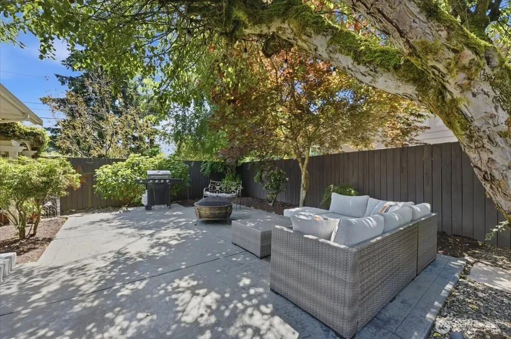 1024 Crestwood Lane Fircrest WA 98466