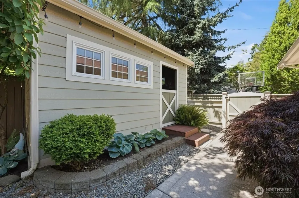 1024 Crestwood Lane Fircrest WA 98466