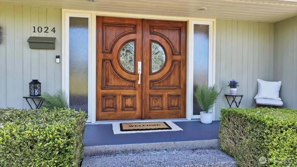 1024 Crestwood Lane Fircrest WA 98466