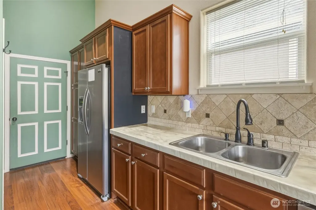 90 Glen Gate Loop Cathlamet WA 98612