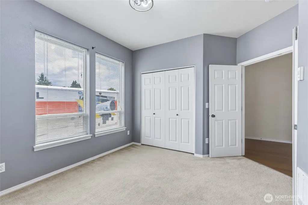 90 Glen Gate Loop Cathlamet WA 98612