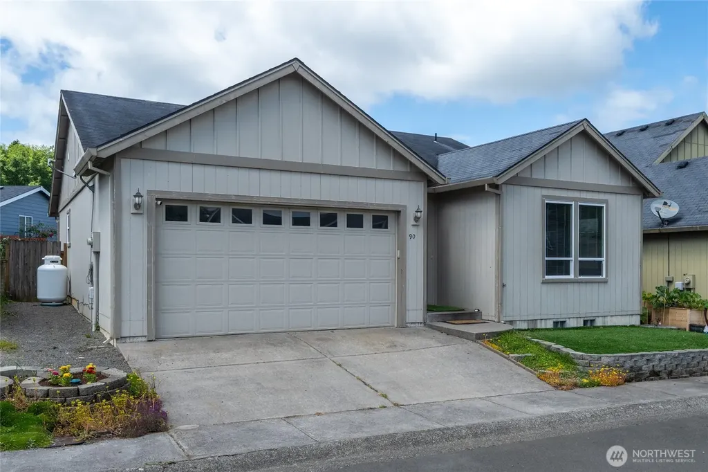 90 Glen Gate Loop Cathlamet WA 98612