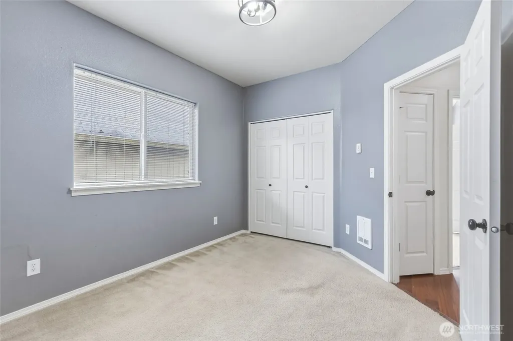 90 Glen Gate Loop Cathlamet WA 98612