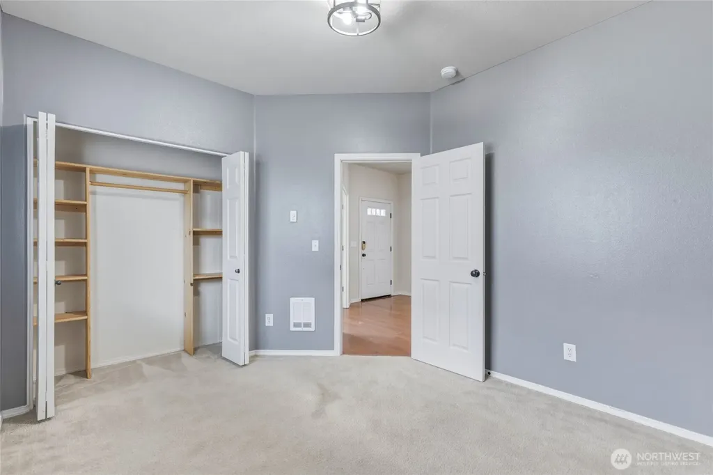 90 Glen Gate Loop Cathlamet WA 98612