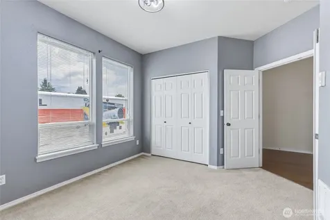 90 Glen Gate Loop Cathlamet WA 98612