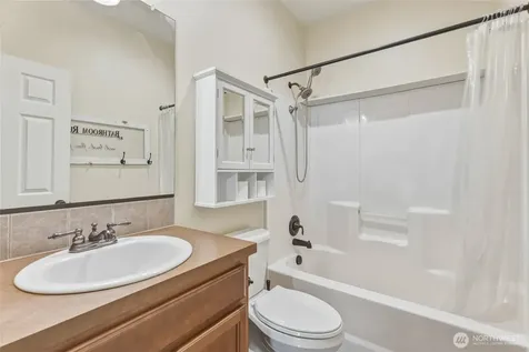 90 Glen Gate Loop Cathlamet WA 98612