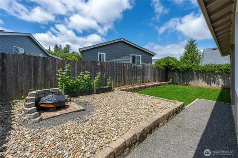 90 Glen Gate Loop Cathlamet WA 98612