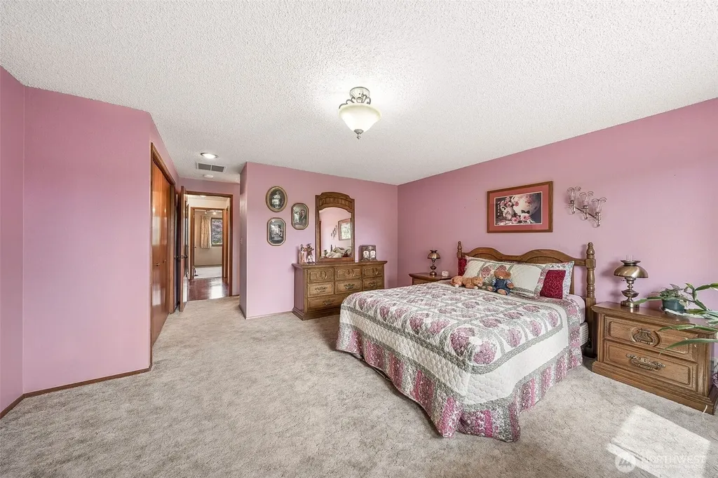 1069 Semanski Street Enumclaw WA 98022