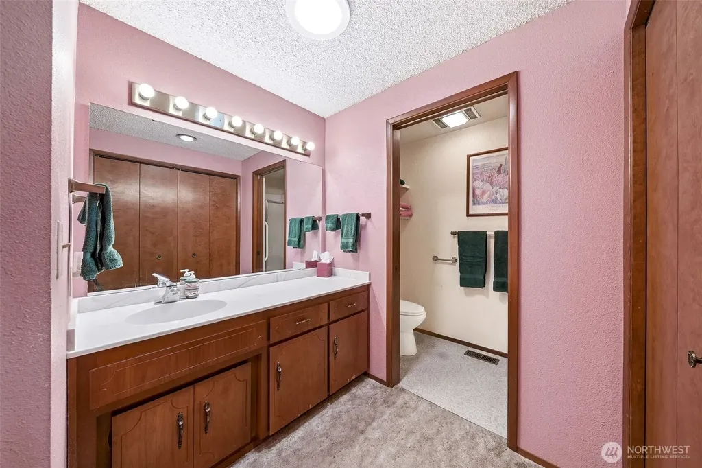 1069 Semanski Street Enumclaw WA 98022