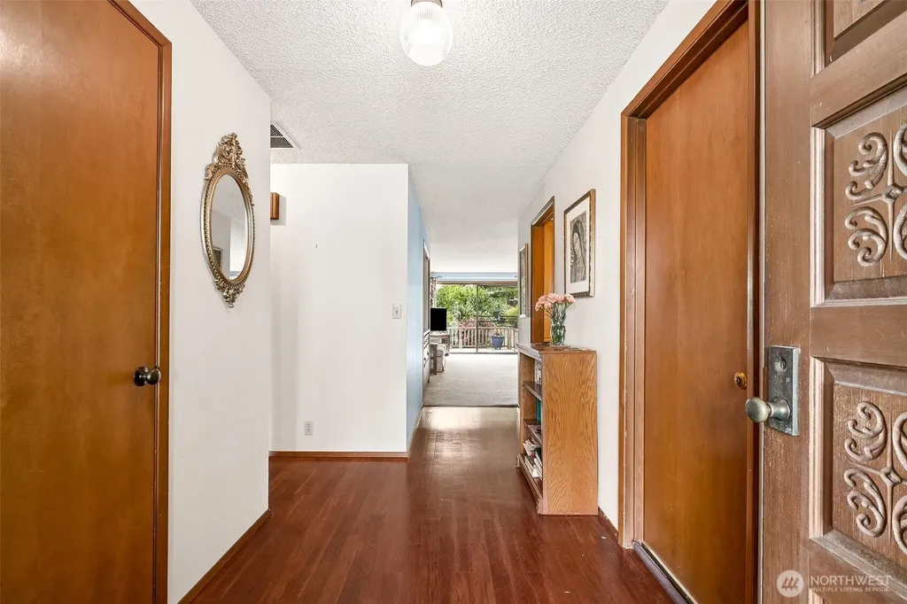 1069 Semanski Street Enumclaw WA 98022