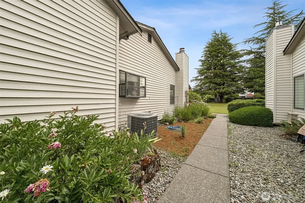 1069 Semanski Street Enumclaw WA 98022