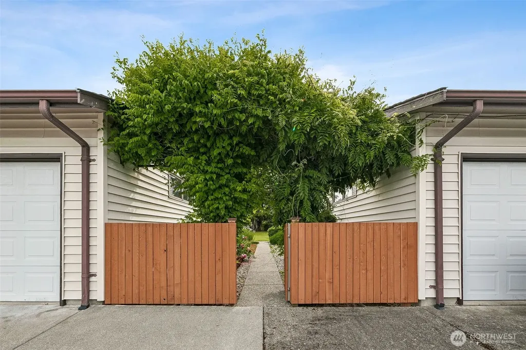 1069 Semanski Street Enumclaw WA 98022