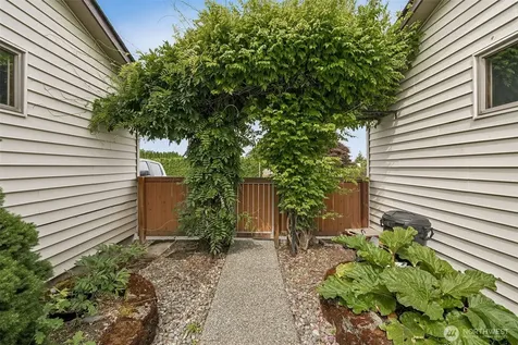 1069 Semanski Street Enumclaw WA 98022