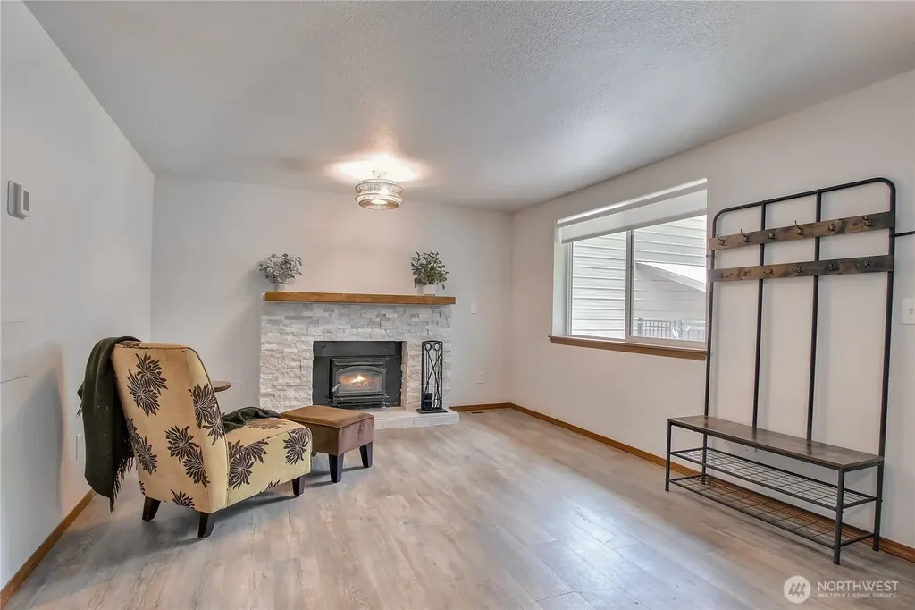 15611 SE 322nd Place Auburn WA 98092