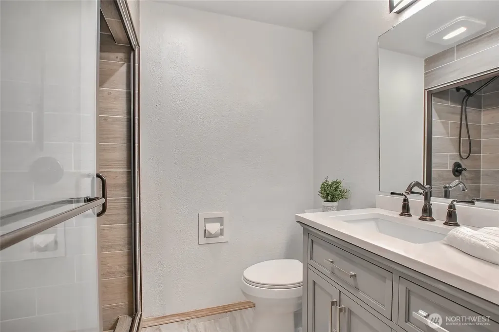15611 SE 322nd Place Auburn WA 98092