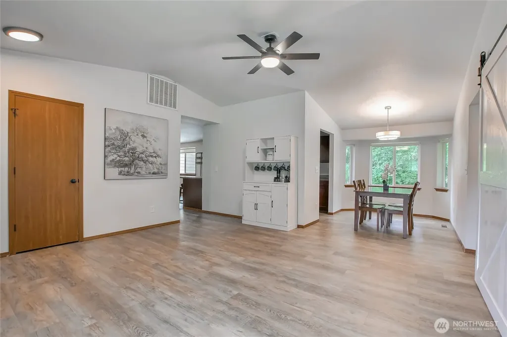 15611 SE 322nd Place Auburn WA 98092