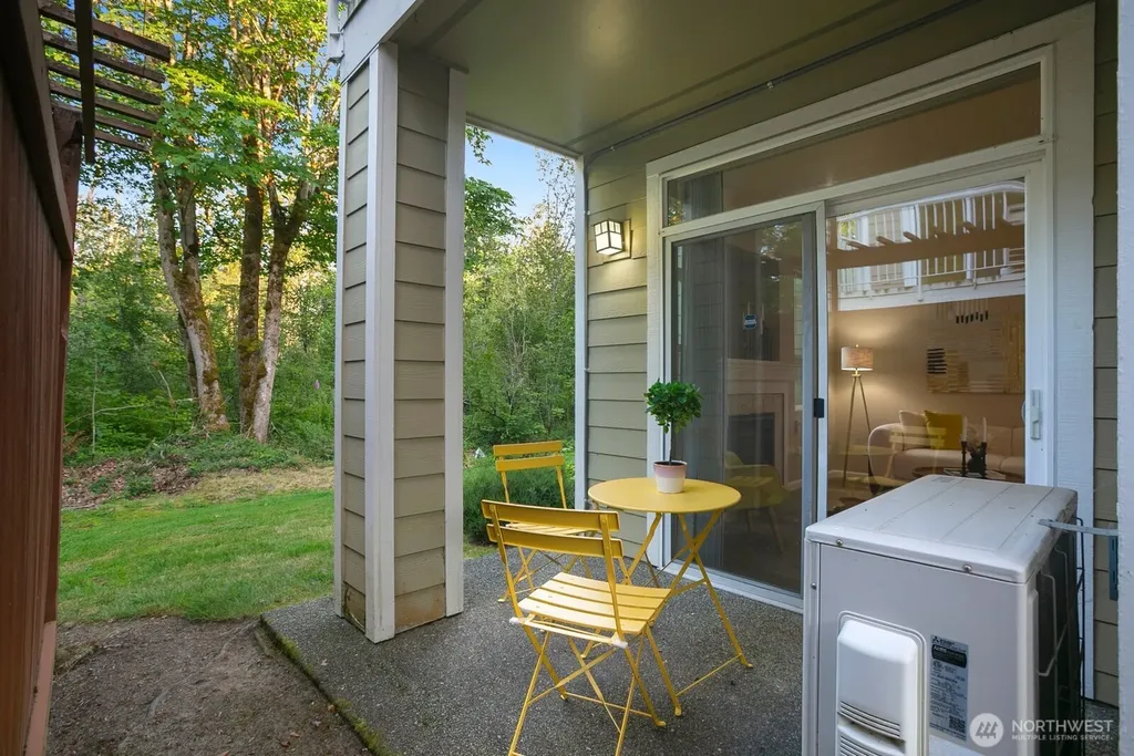 739 241st Lane SE Sammamish WA 98074