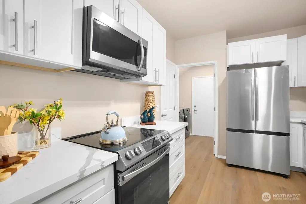 739 241st Lane SE Sammamish WA 98074