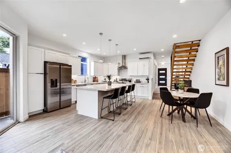 5039 41st Avenue SW Seattle WA 98136