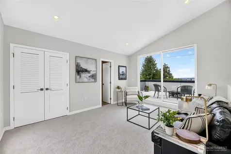 5039 41st Avenue SW Seattle WA 98136