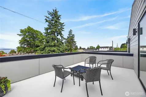 5039 41st Avenue SW Seattle WA 98136