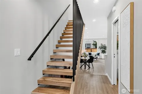 5039 41st Avenue SW Seattle WA 98136