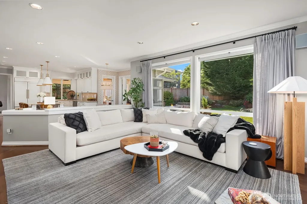 27212 SE 12th Place Sammamish WA 98075