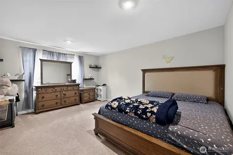 17435 129th Avenue E Puyallup WA 98374