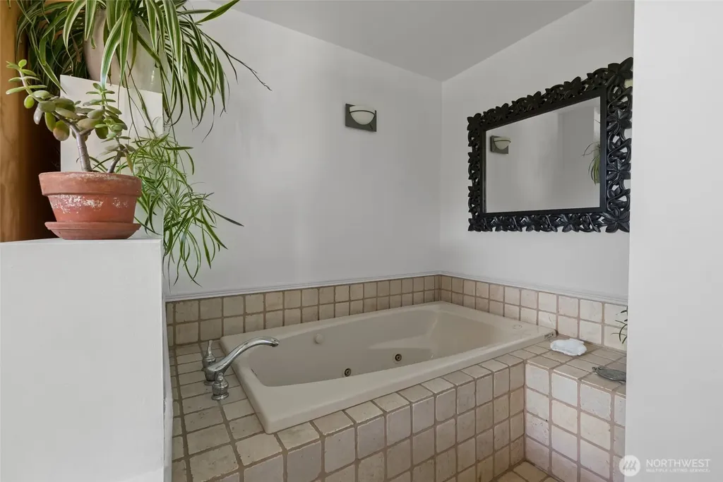 7914 Tidewater Road Anacortes WA 98221