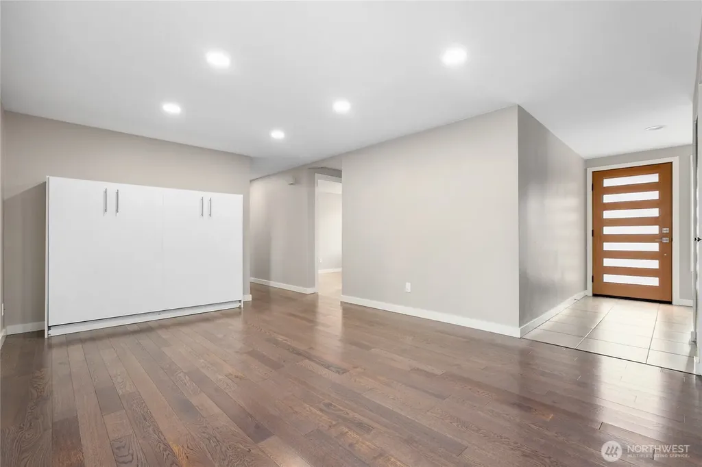 10818 31st Avenue SW Seattle WA 98146