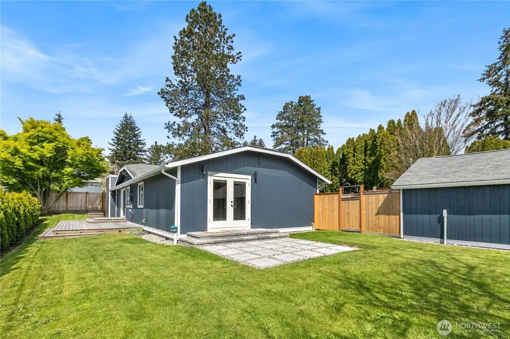 10818 31st Avenue SW Seattle WA 98146