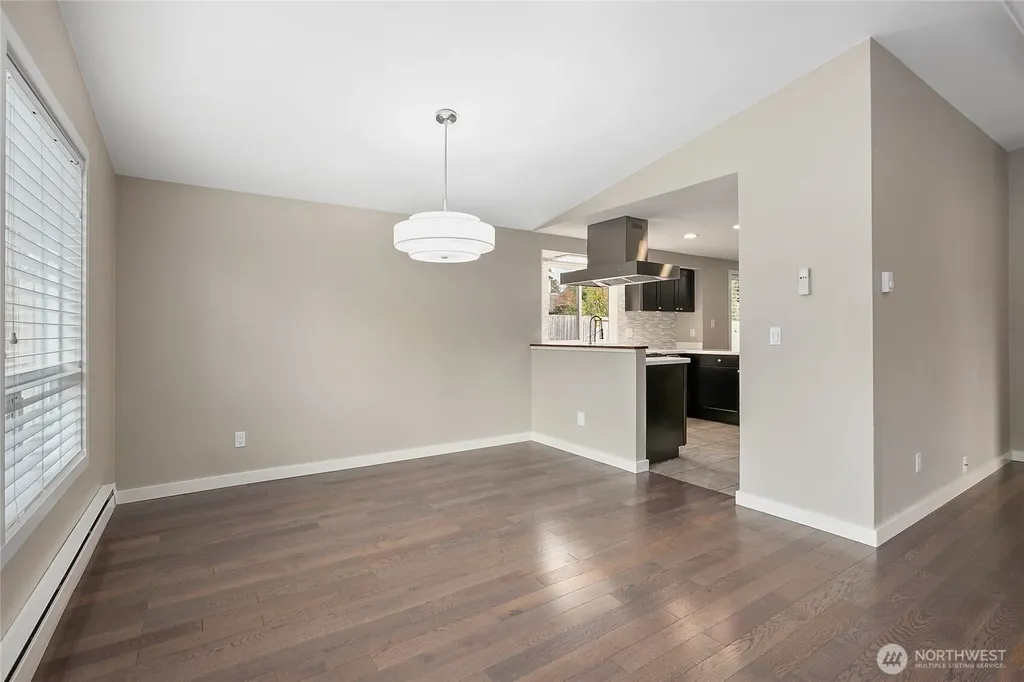 10818 31st Avenue SW Seattle WA 98146