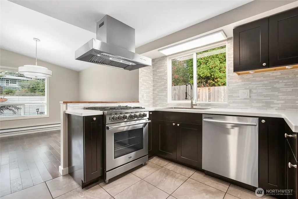 10818 31st Avenue SW Seattle WA 98146