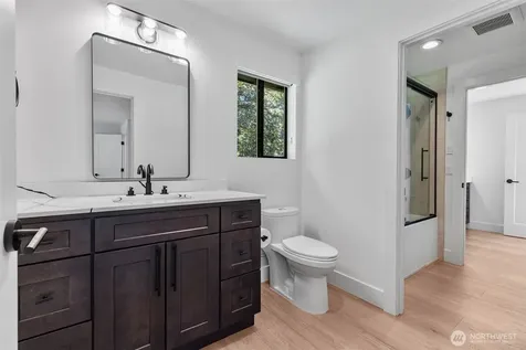 20921 SE 159th Street Renton WA 98059