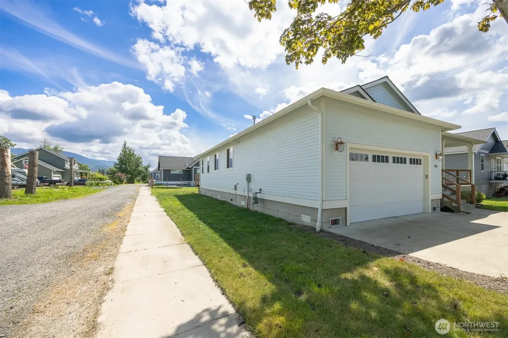 533 Second Street Sumas WA 98295